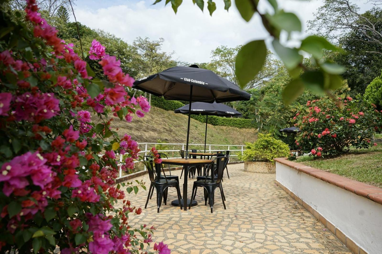 Tres Lagos Hotel San Jerónimo Esterno foto